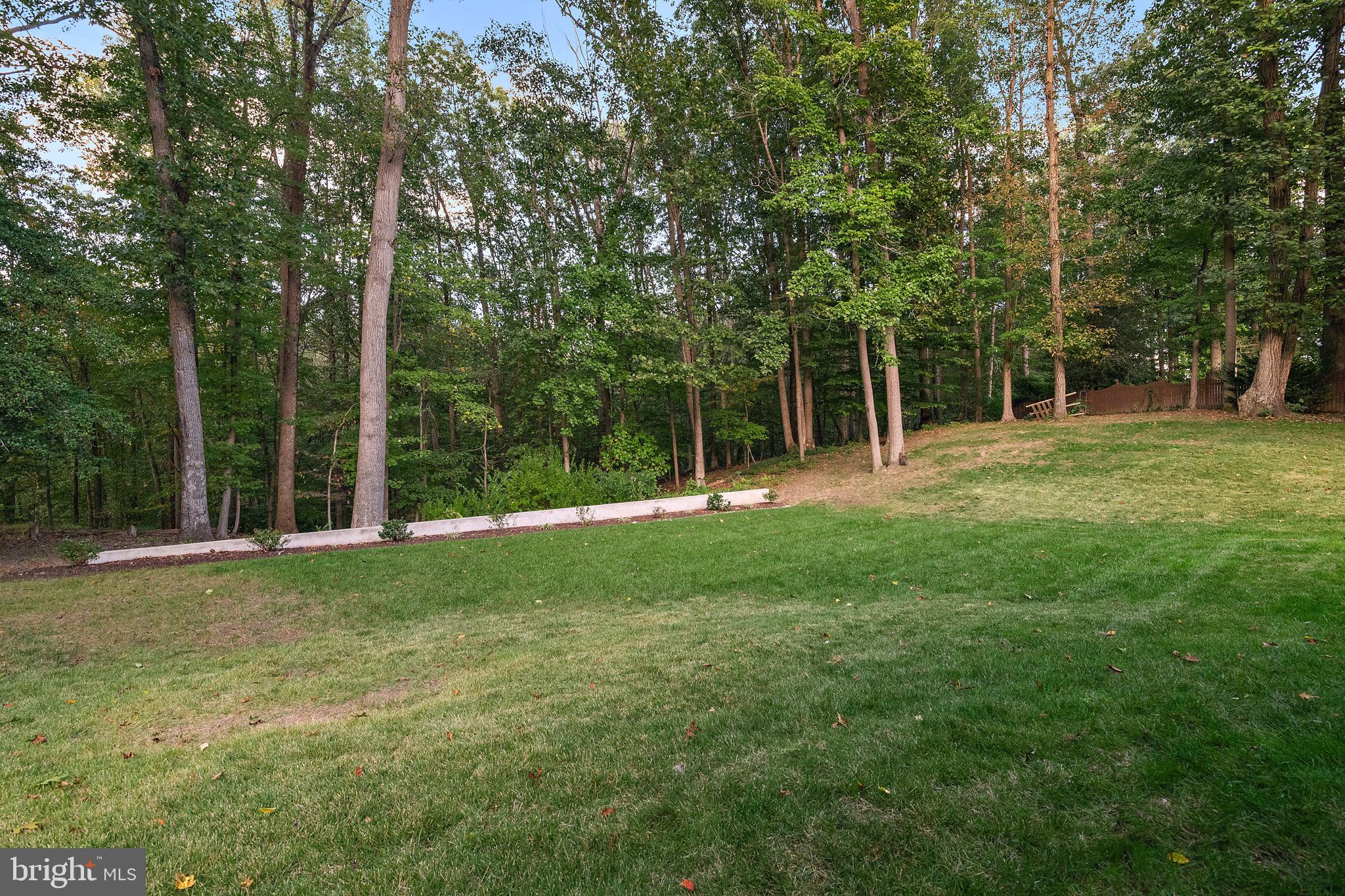 ROLLING KNOLLS - Residential