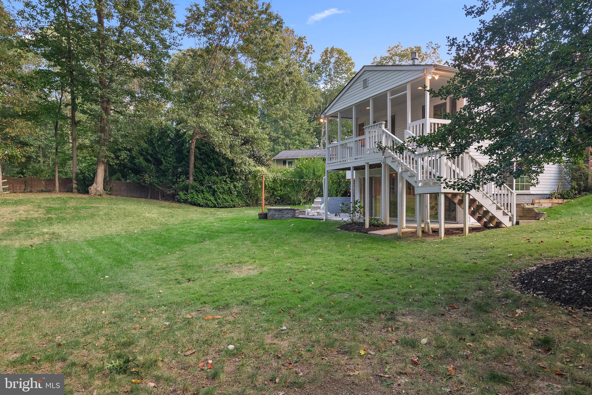 ROLLING KNOLLS - Residential