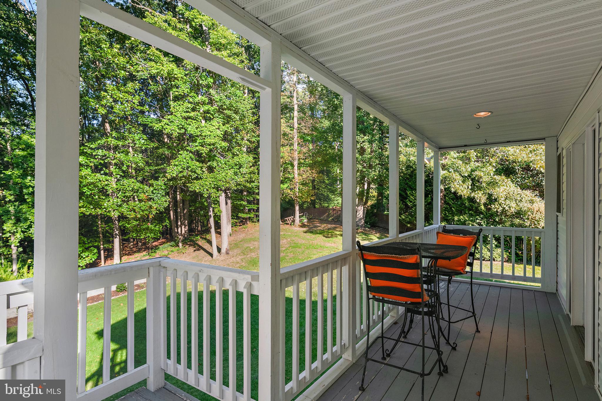 ROLLING KNOLLS - Residential