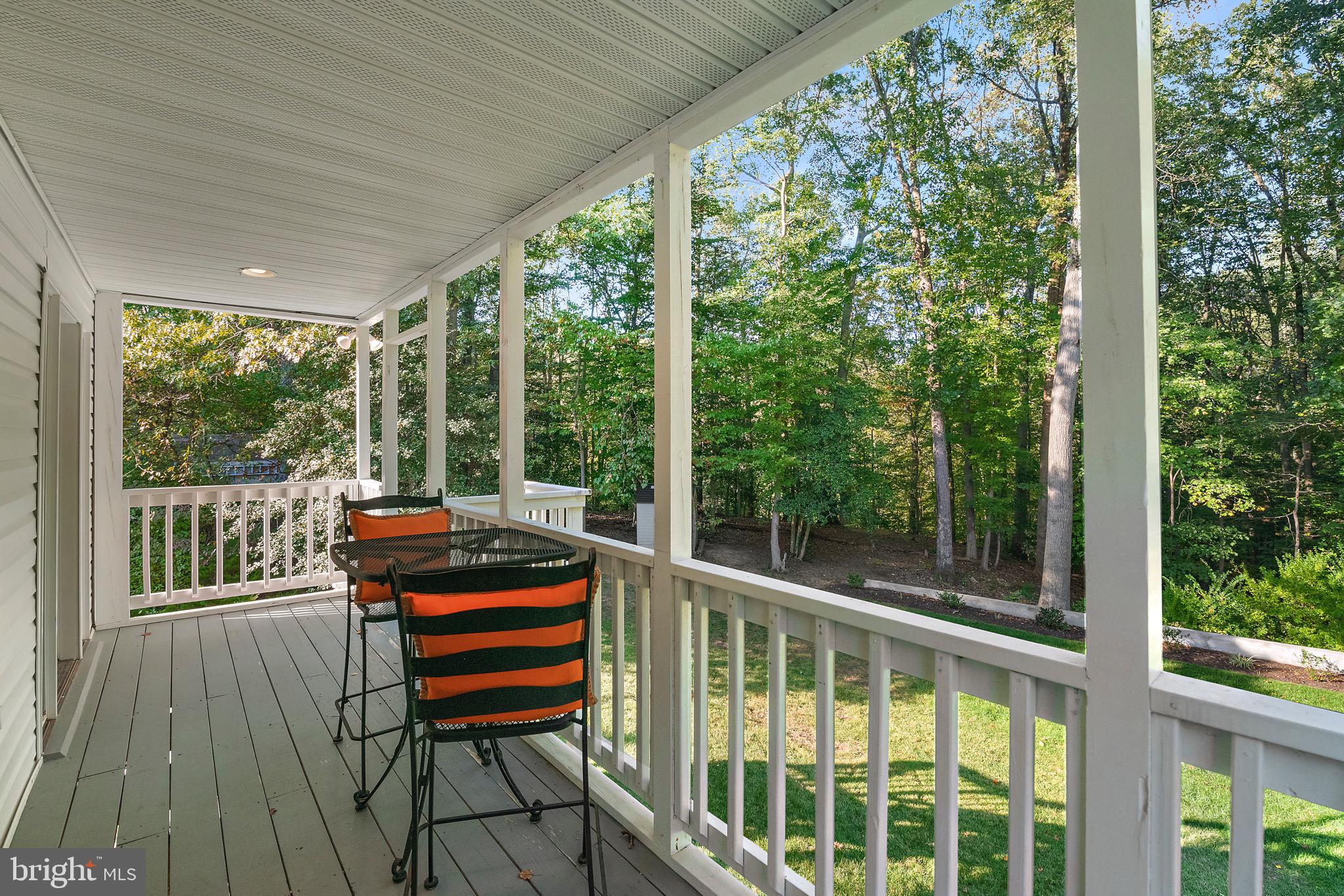 ROLLING KNOLLS - Residential