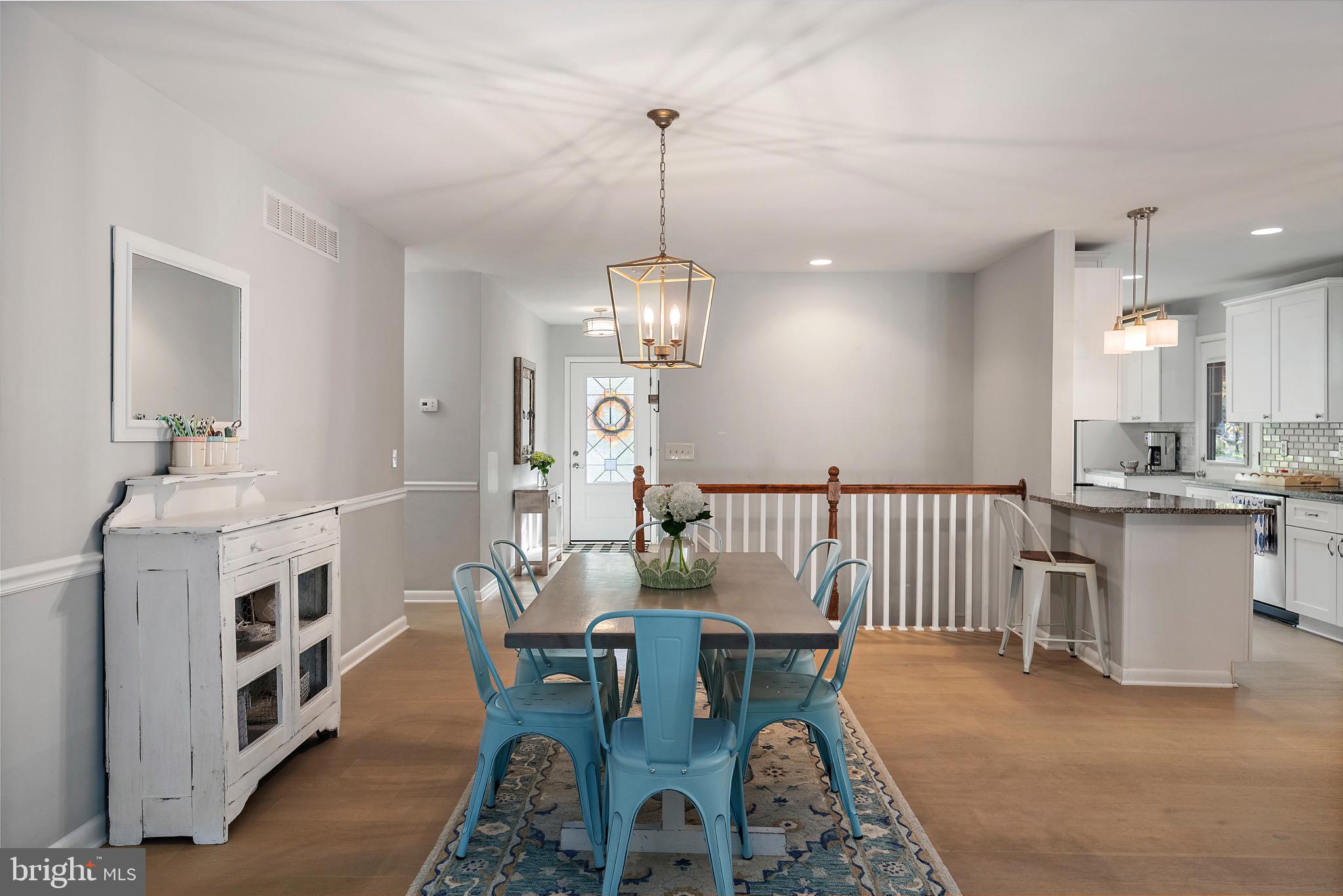 ROLLING KNOLLS - Residential