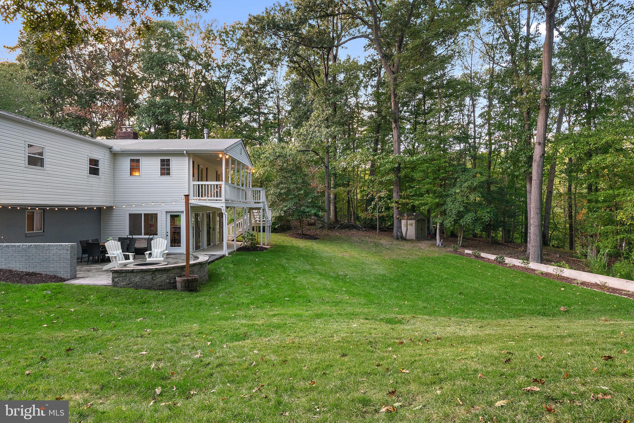 ROLLING KNOLLS - Residential