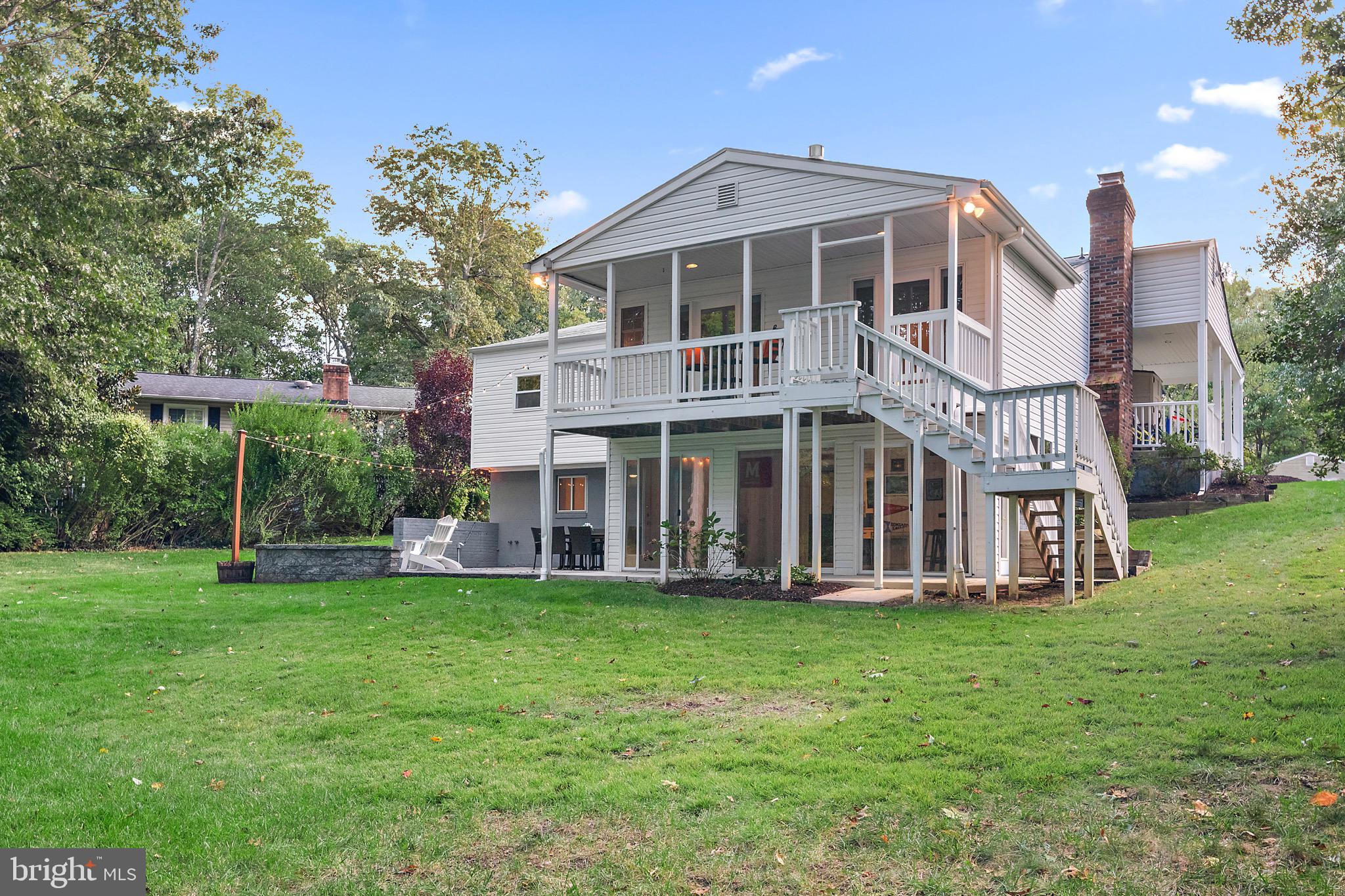 ROLLING KNOLLS - Residential