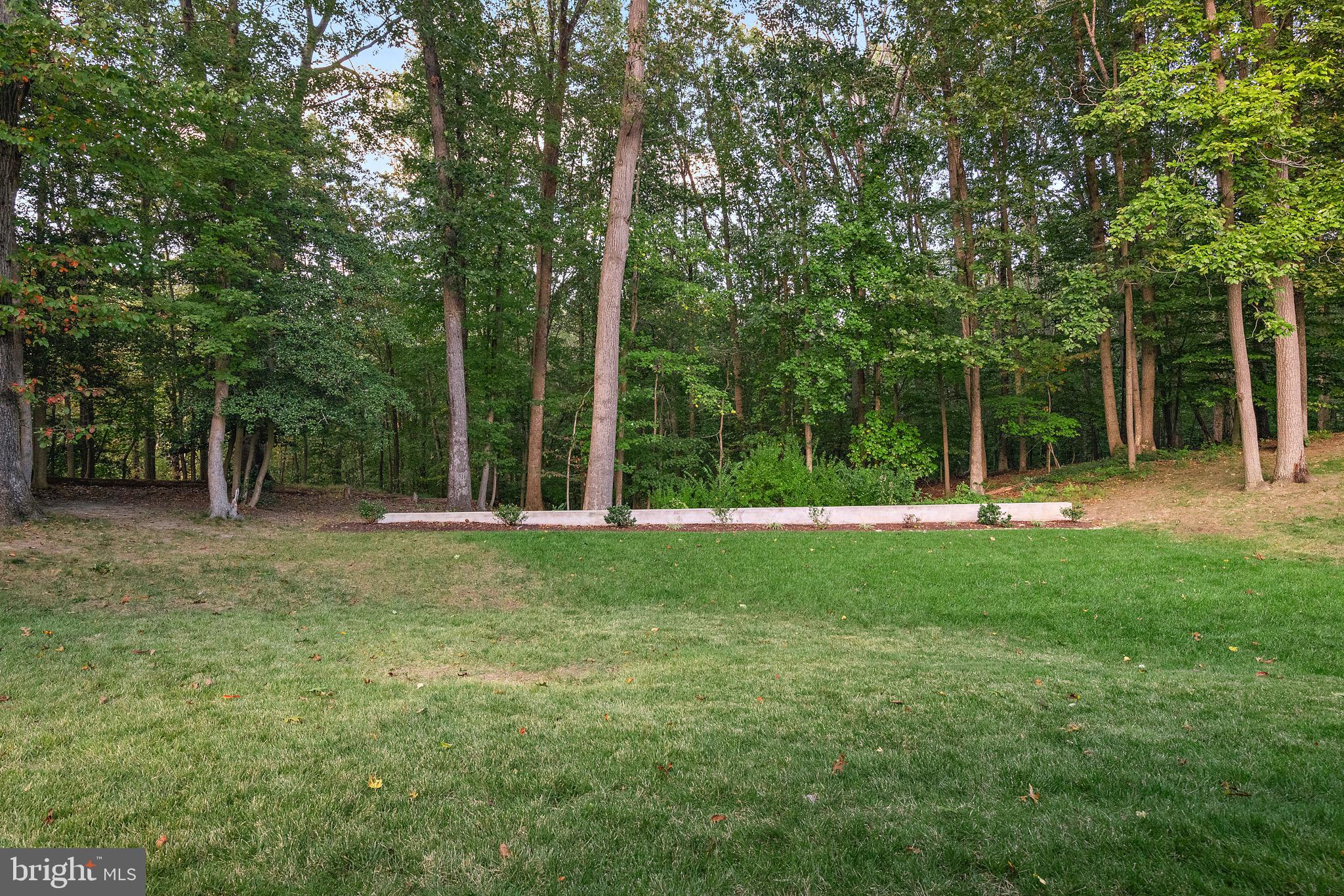 ROLLING KNOLLS - Residential