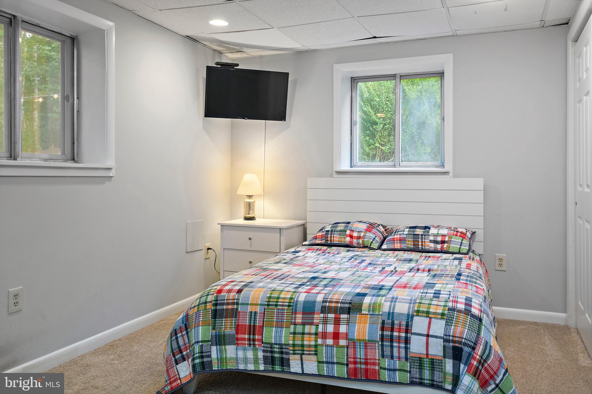 ROLLING KNOLLS - Residential