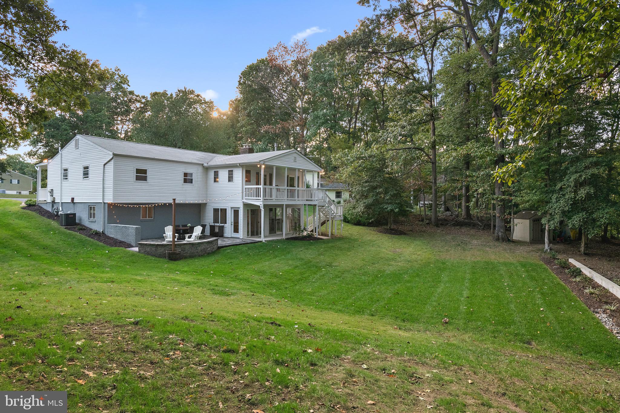 ROLLING KNOLLS - Residential