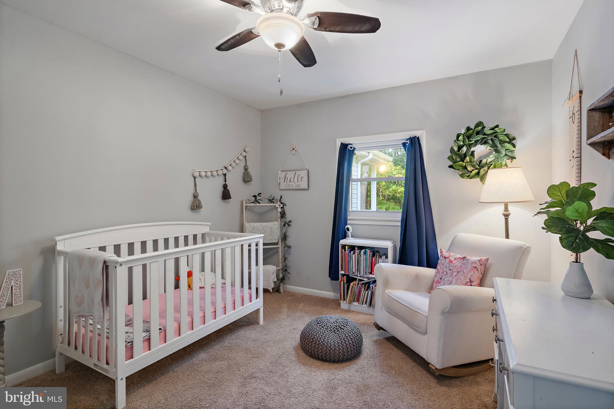 ROLLING KNOLLS - Residential