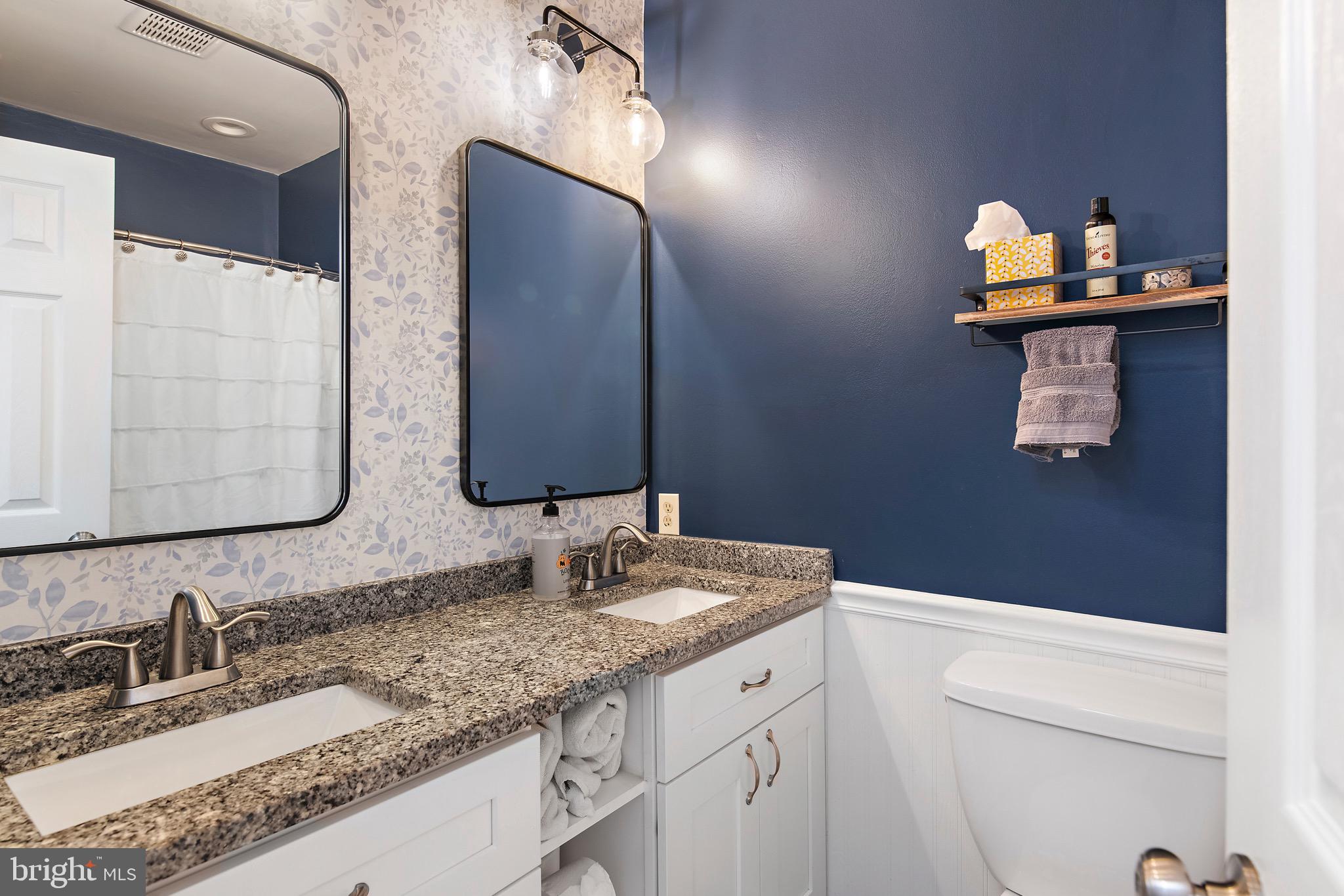 ROLLING KNOLLS - Residential