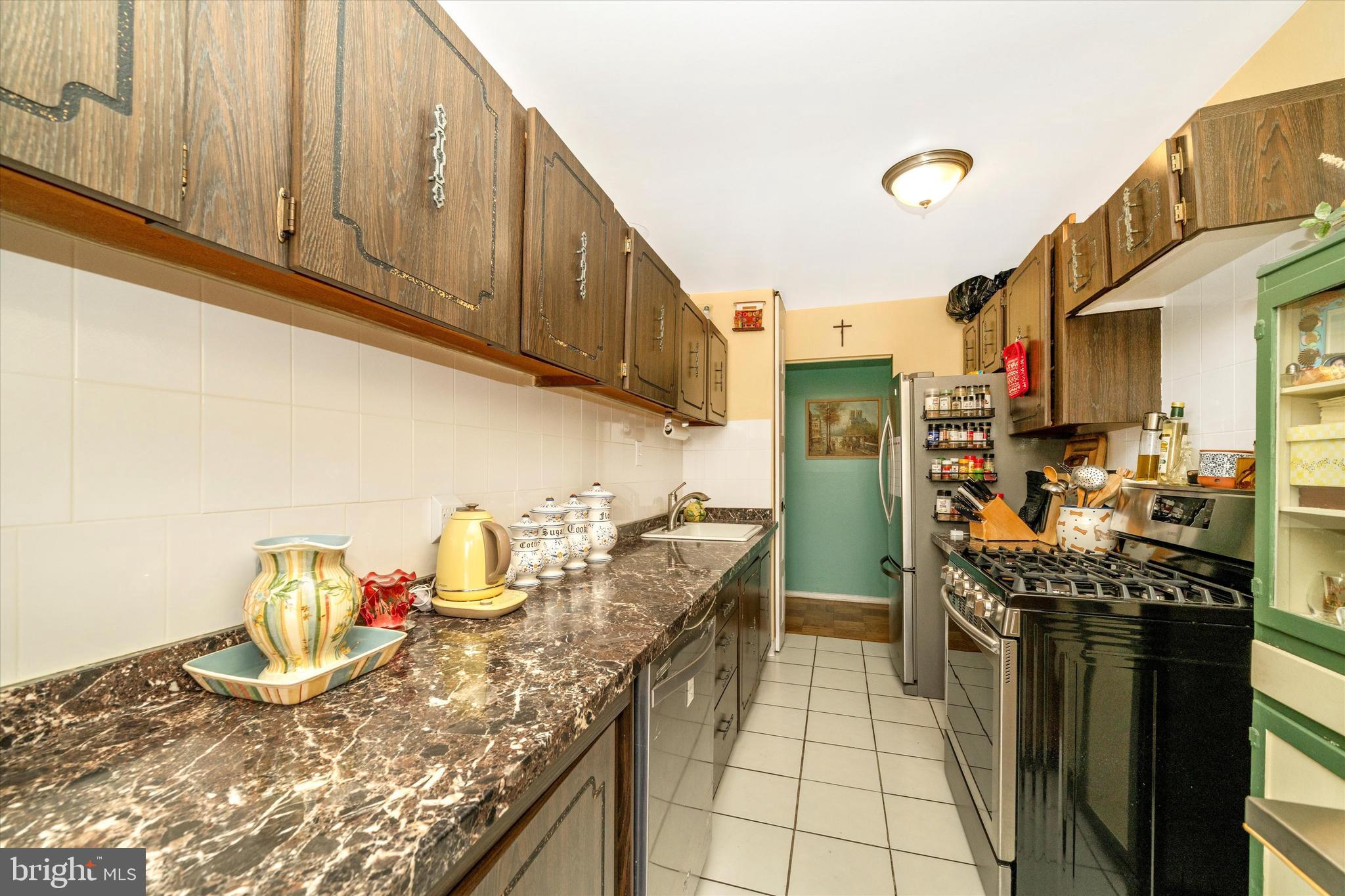 THE WATERFORD - Residential