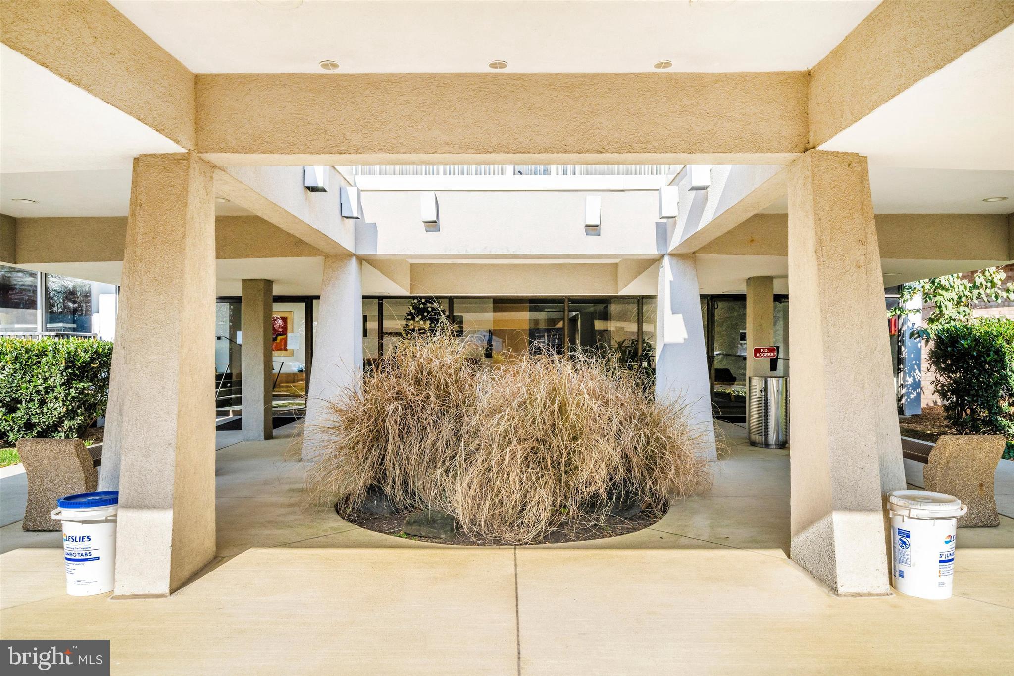 3333 UNIVERSITY BOULEVARD W 409