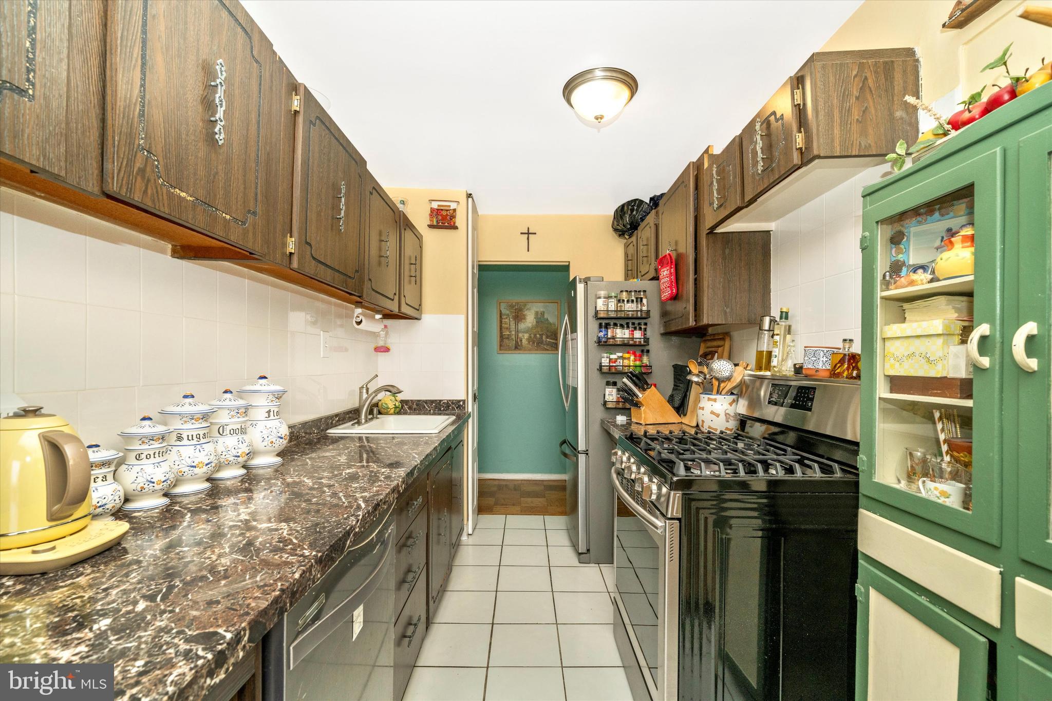 THE WATERFORD - Residential