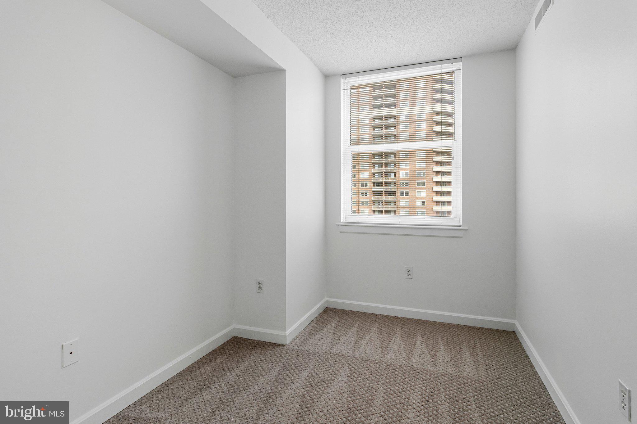 BALLSTON 880 - Residential