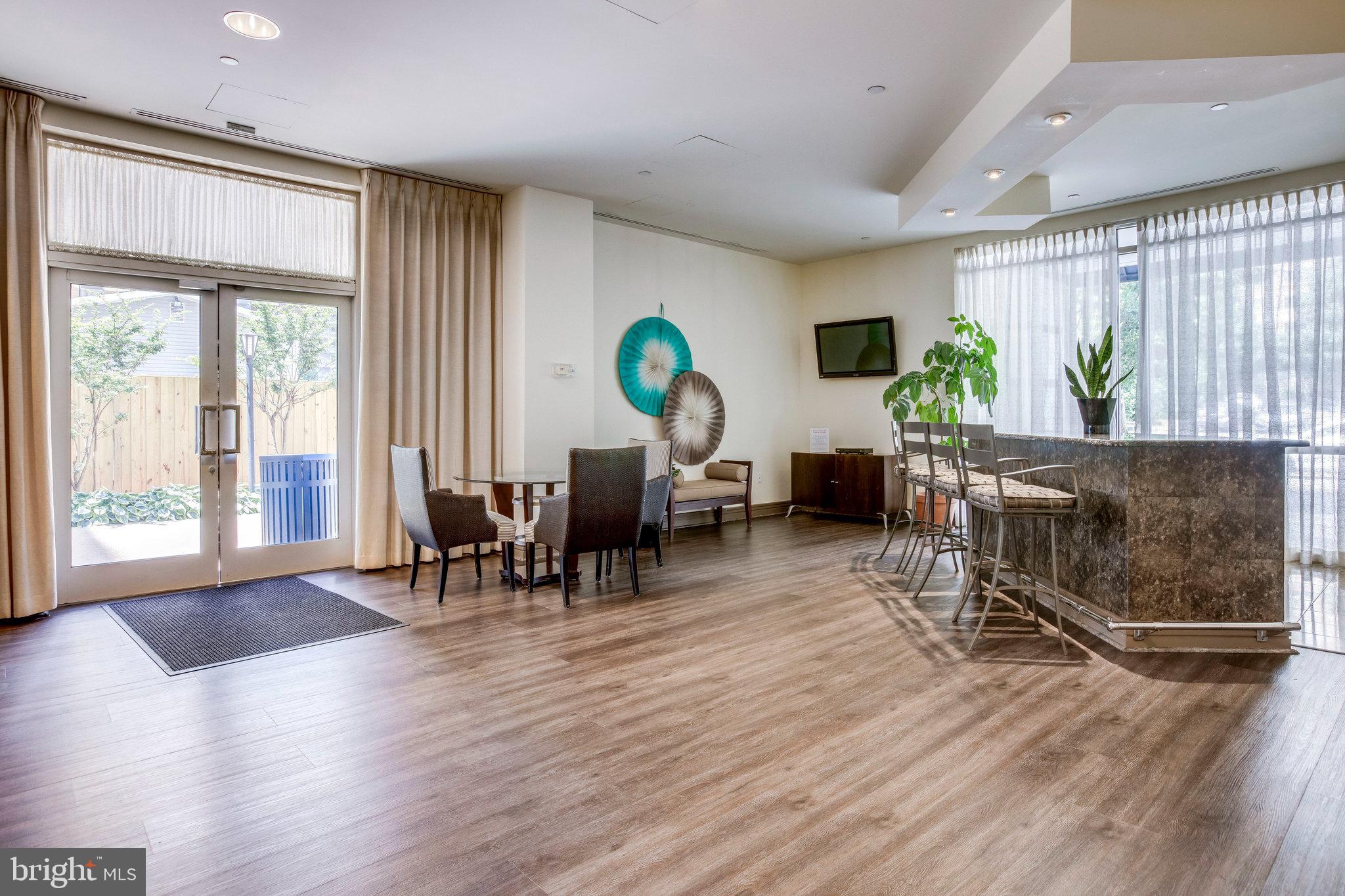 BALLSTON 880 - Residential