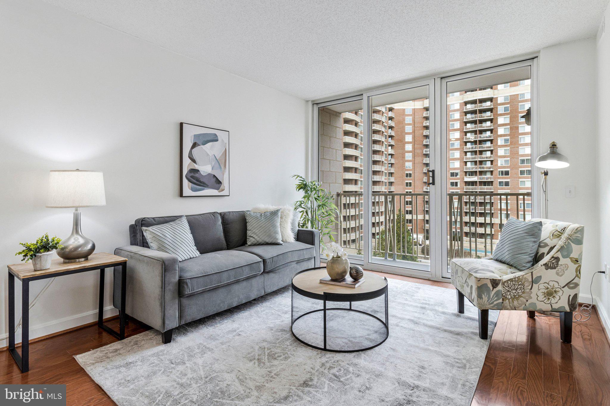 BALLSTON 880 - Residential