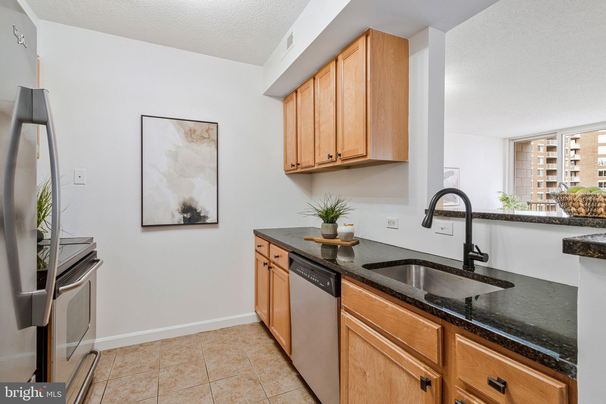 BALLSTON 880 - Residential