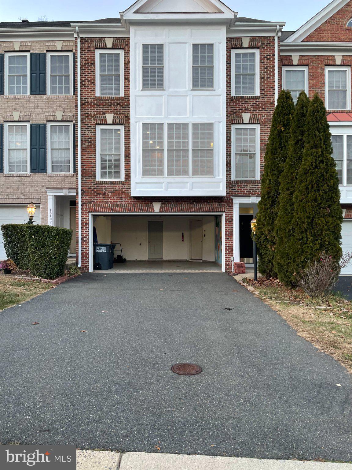 18405 SIERRA SPRINGS SQUARE