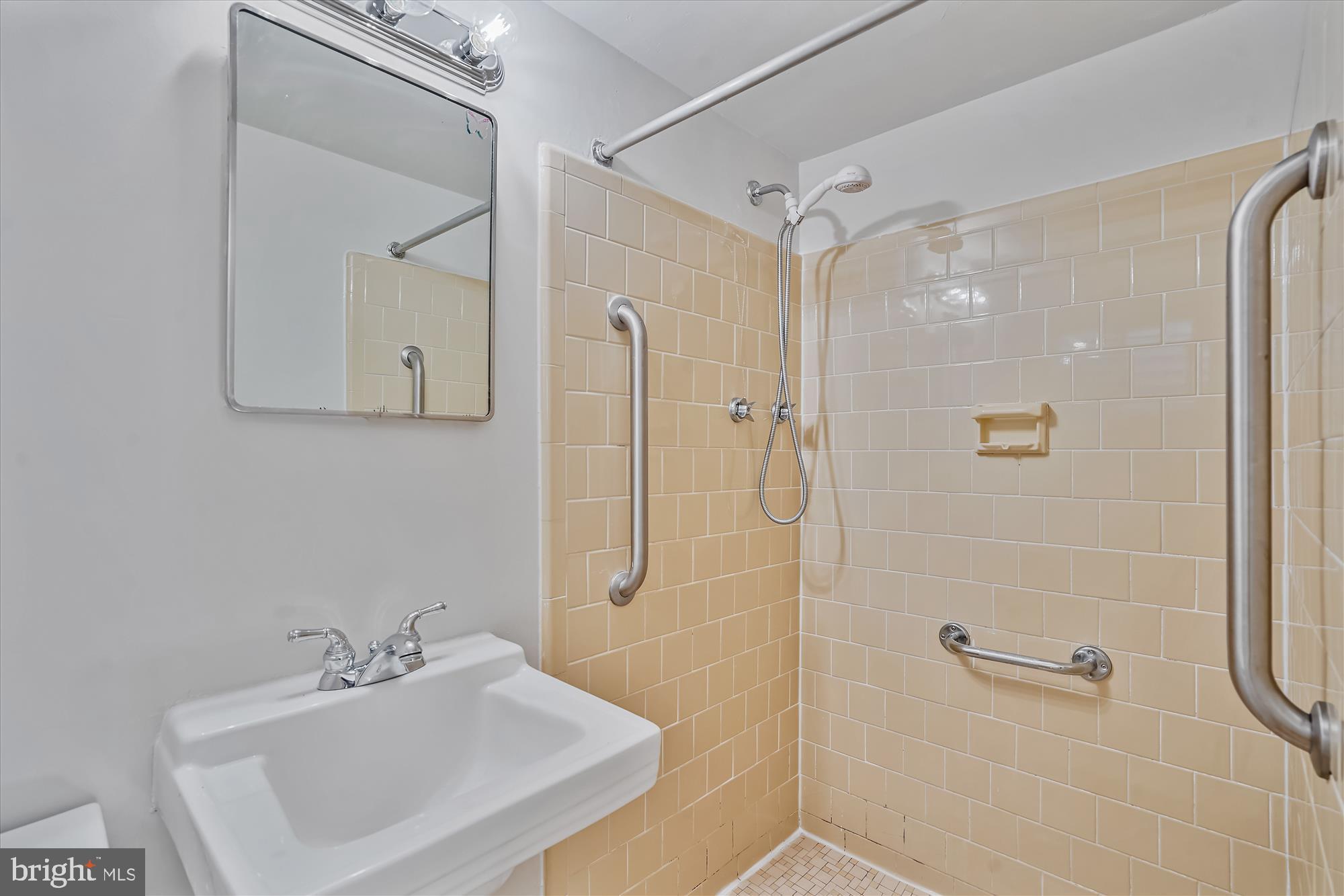 WEST LEWINSVILLE HEIGHTS - Residential Lease