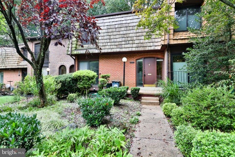 Townhouse For Rent - 10811 Deborah Drive<br/> POTOMAC, MD 20854