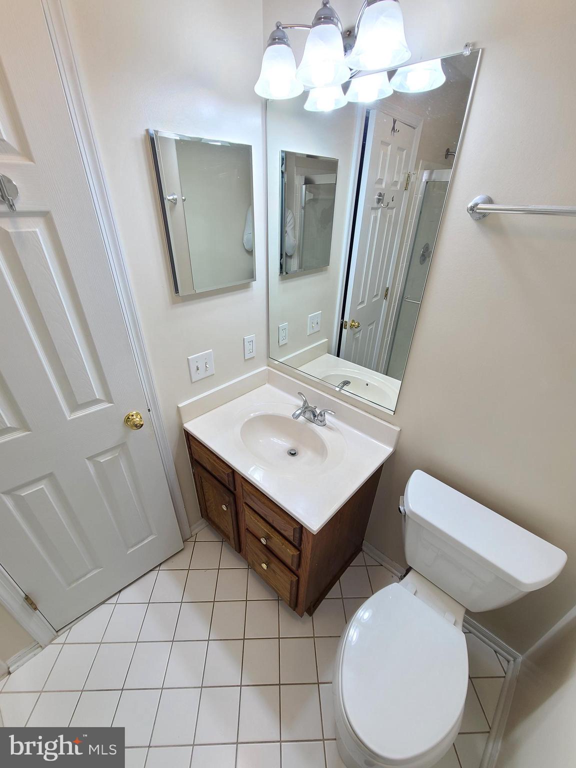 SENECA KNOLLS CODM - Residential Lease