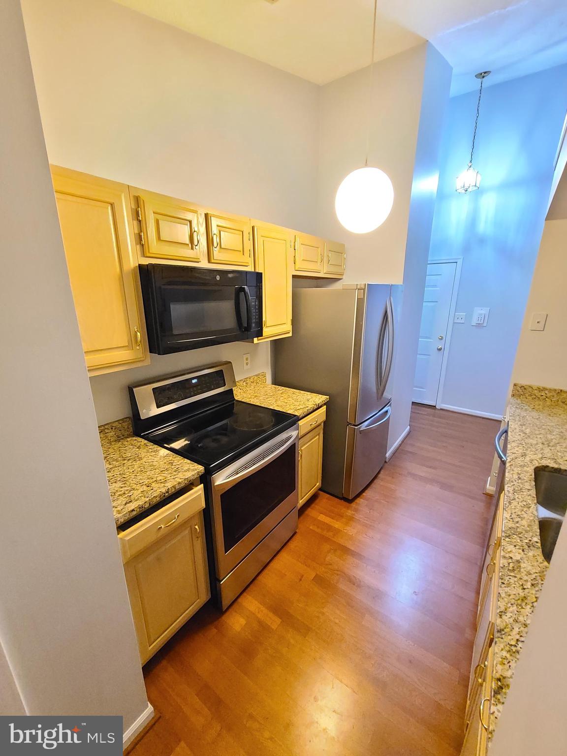 SENECA KNOLLS CODM - Residential Lease