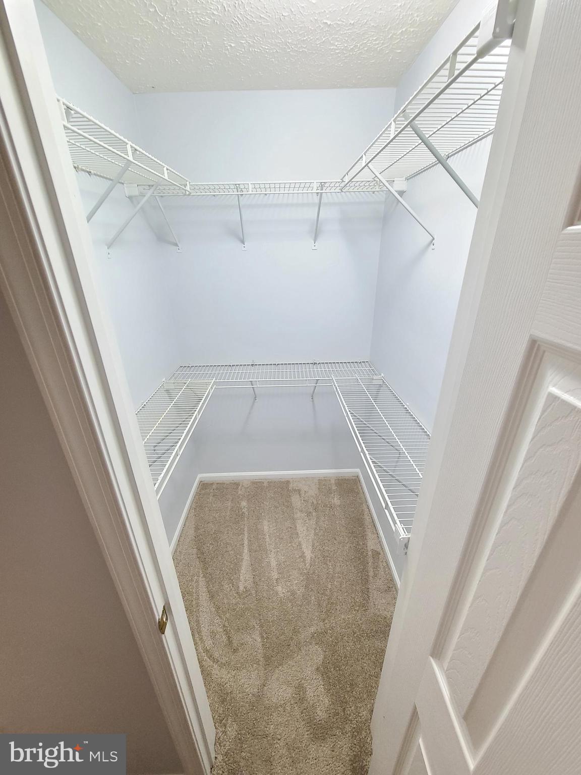 SENECA KNOLLS CODM - Residential Lease