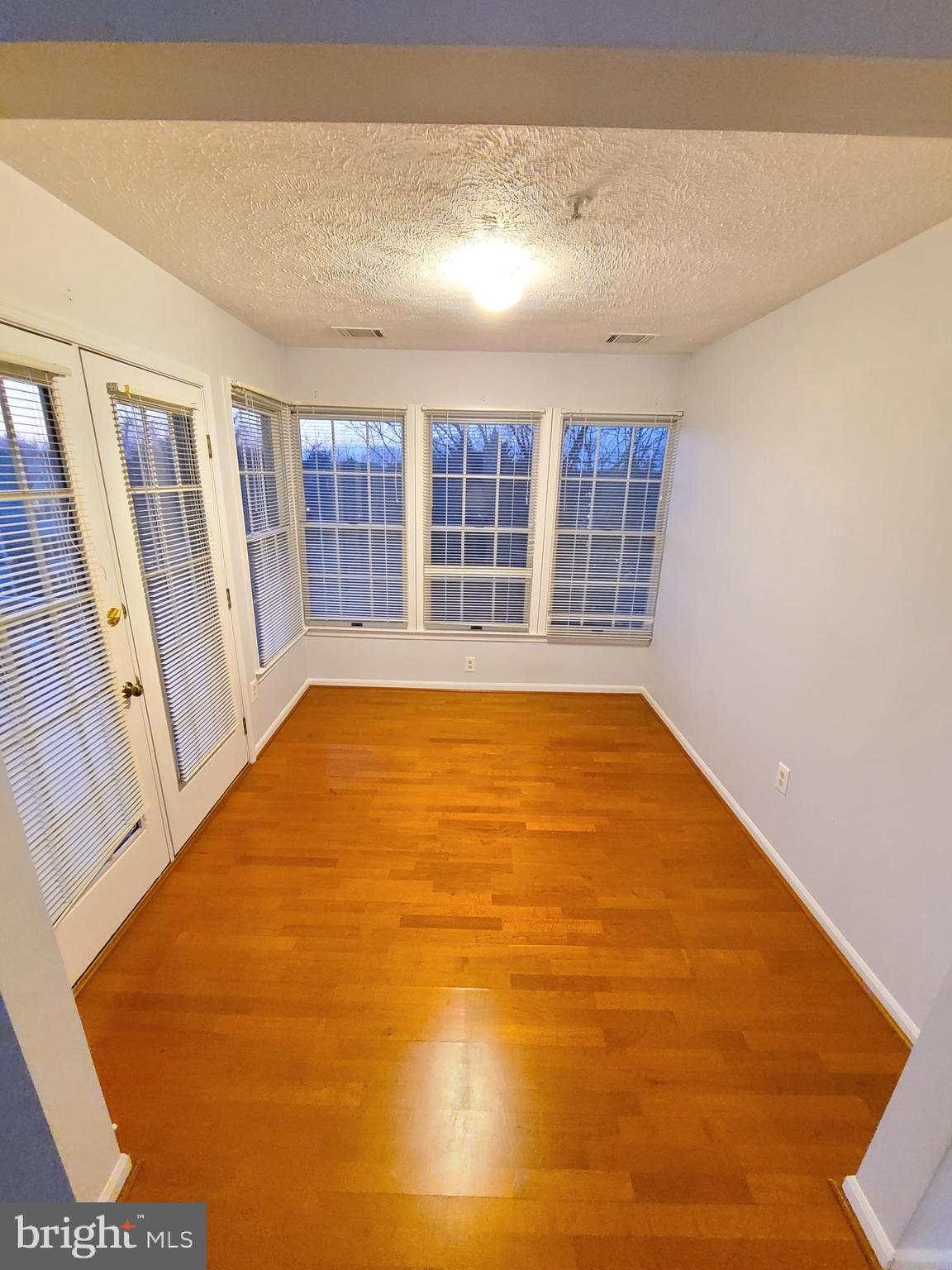 SENECA KNOLLS CODM - Residential Lease