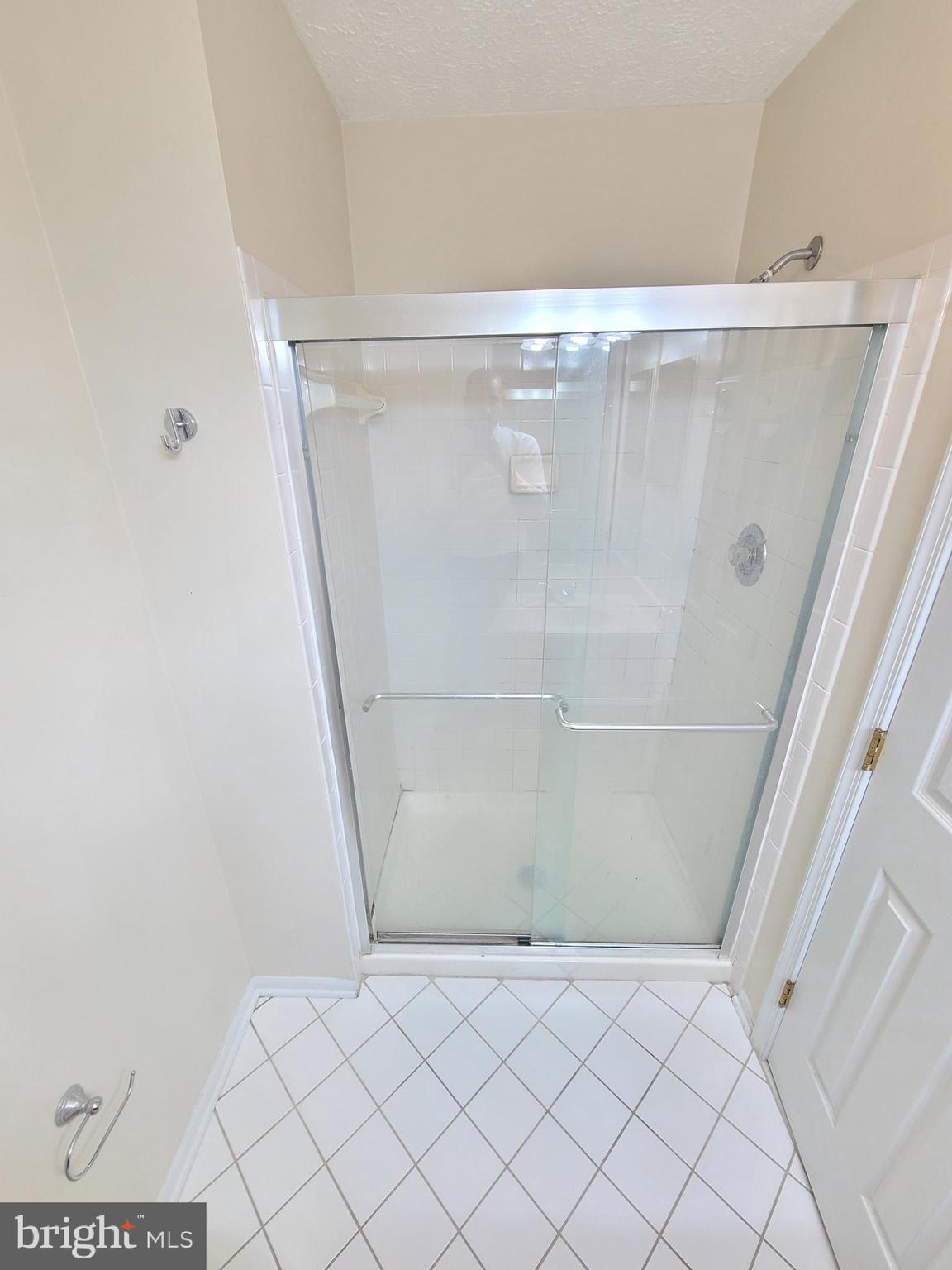 SENECA KNOLLS CODM - Residential Lease