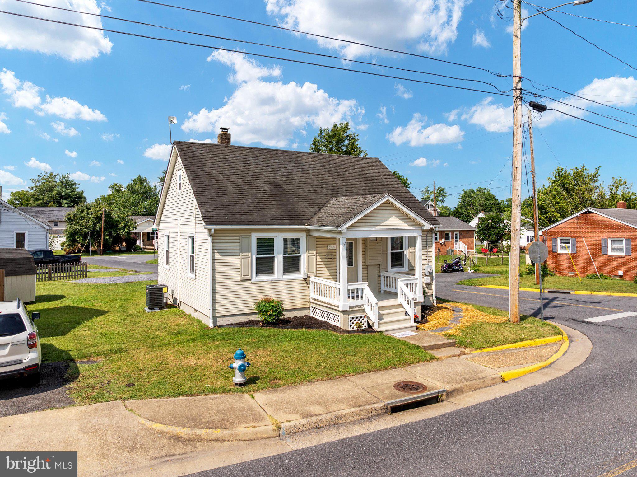528 E QUEEN STREET