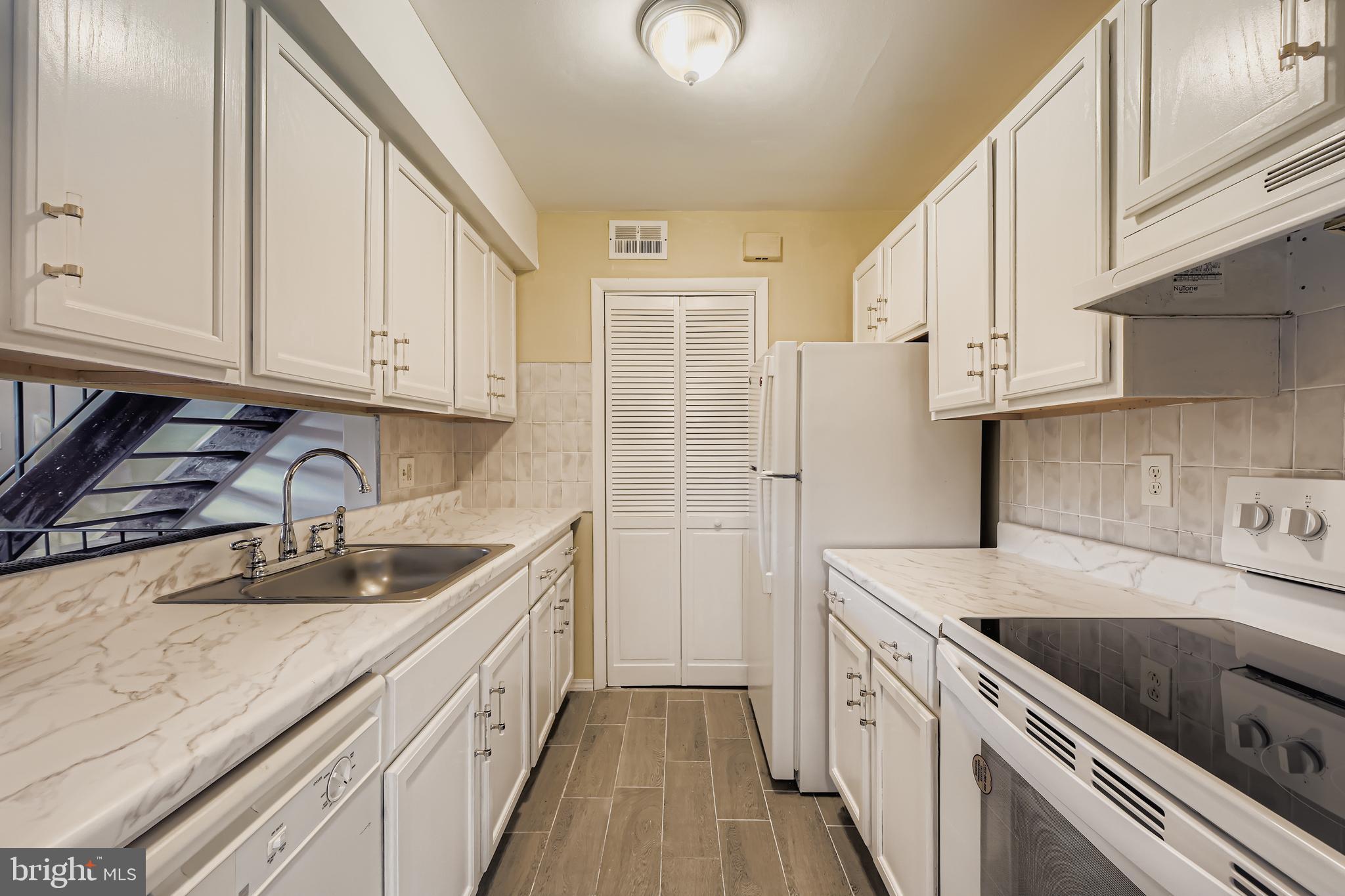 BROOKSHIRE/CRYSTAL RIDGE - Residential