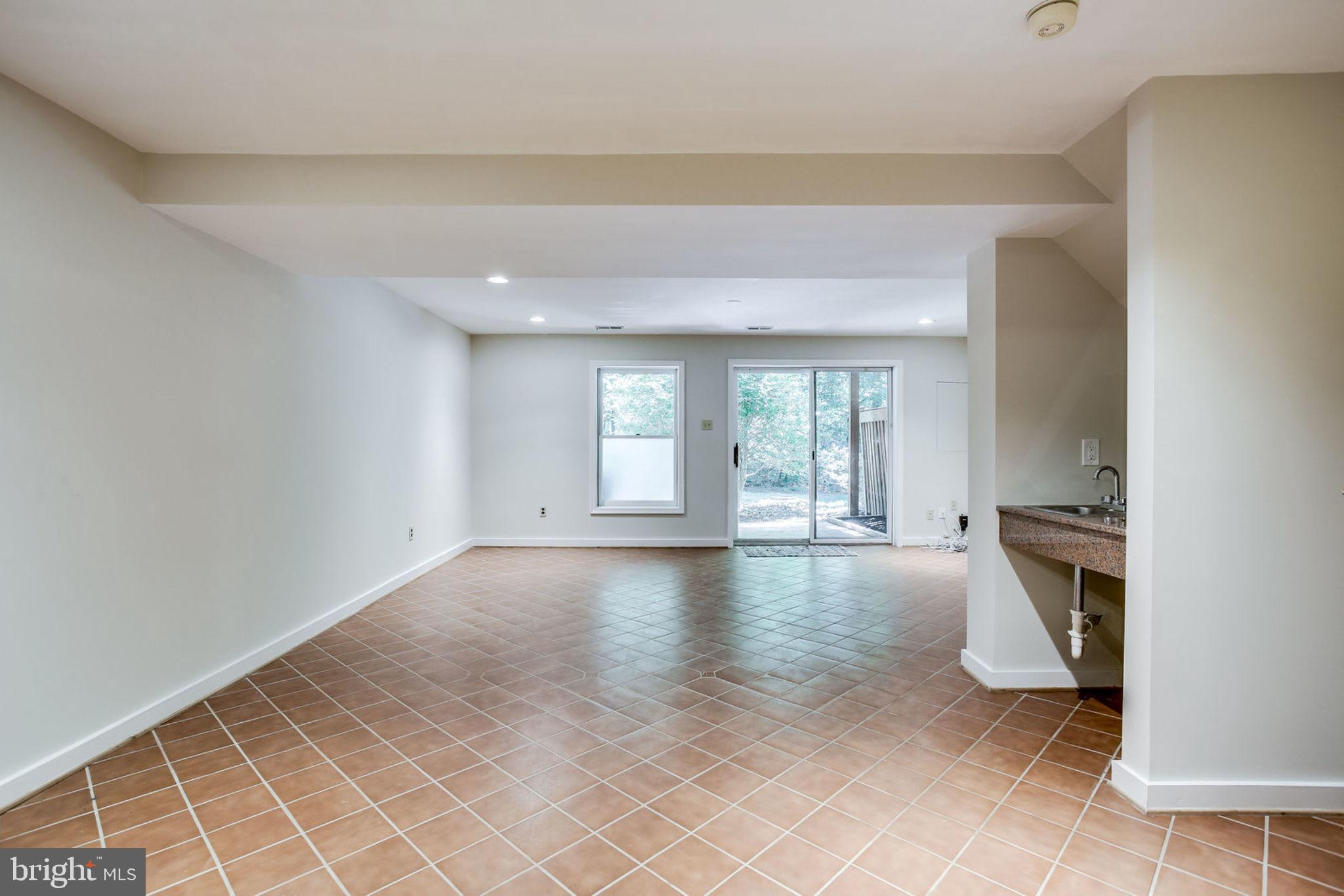 RESTON - Residential Lease