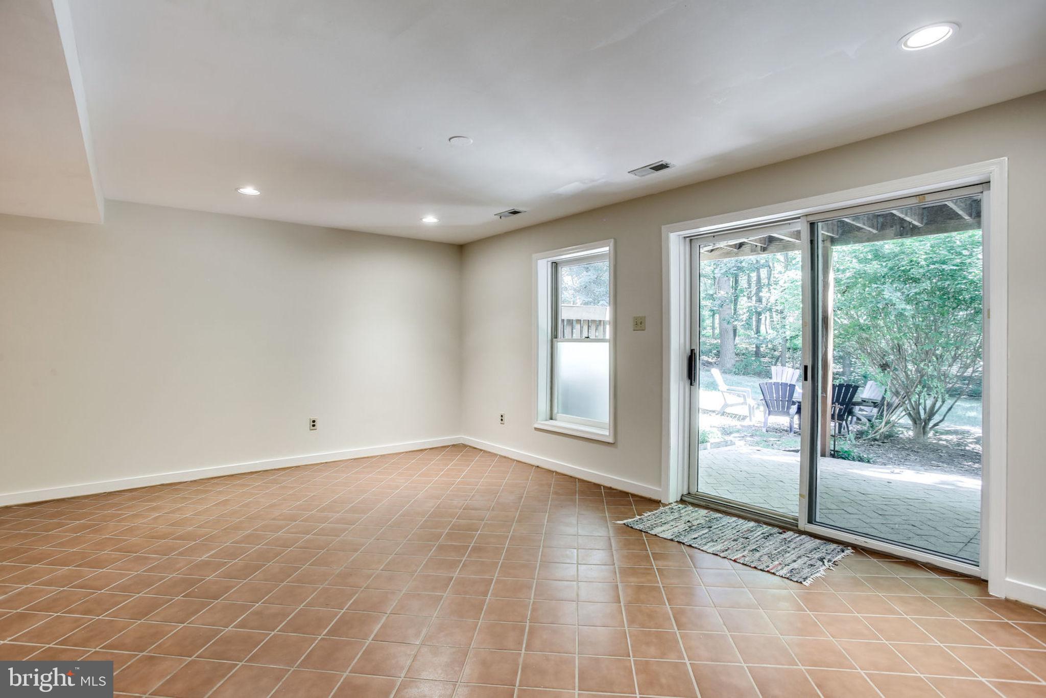 RESTON - Residential Lease