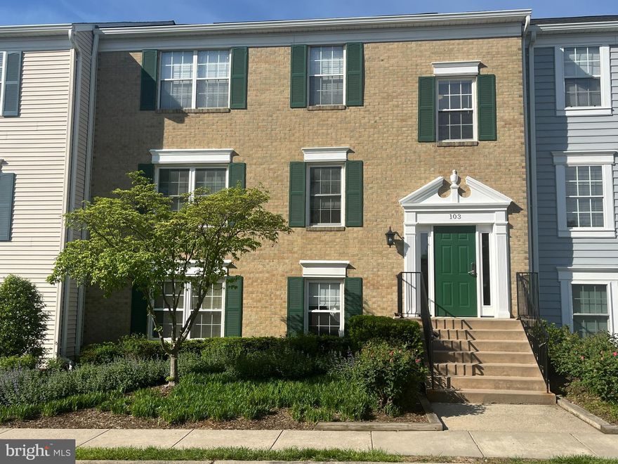 This beautiful immaculate home is on the top floor, has vaulted ceiling with a skylight for natural sunlight, a fireplace and a balcony overlooking the pool and playground. FRESHLY PAINTED, upgraded decorative wall paneling in living room, dining room and hallways. The updated kitchen featuring granite countertops and BRAND-NEW stainless-steel appliances. Hardwood floors throughout the unit. Tiles in the kitchen, dining room and bathrooms. Bathrooms featuring granite vanities, a bathtub and a shower. Washer and Dryer in the unit.

Fox Chapel Community in downtown Leesburg. Walking distance to shopping center and minutes to downtown Leesburg. Assigned parking and also extra parking spaces. Outdoor community pool, tennis courts, playground and clubhouse.