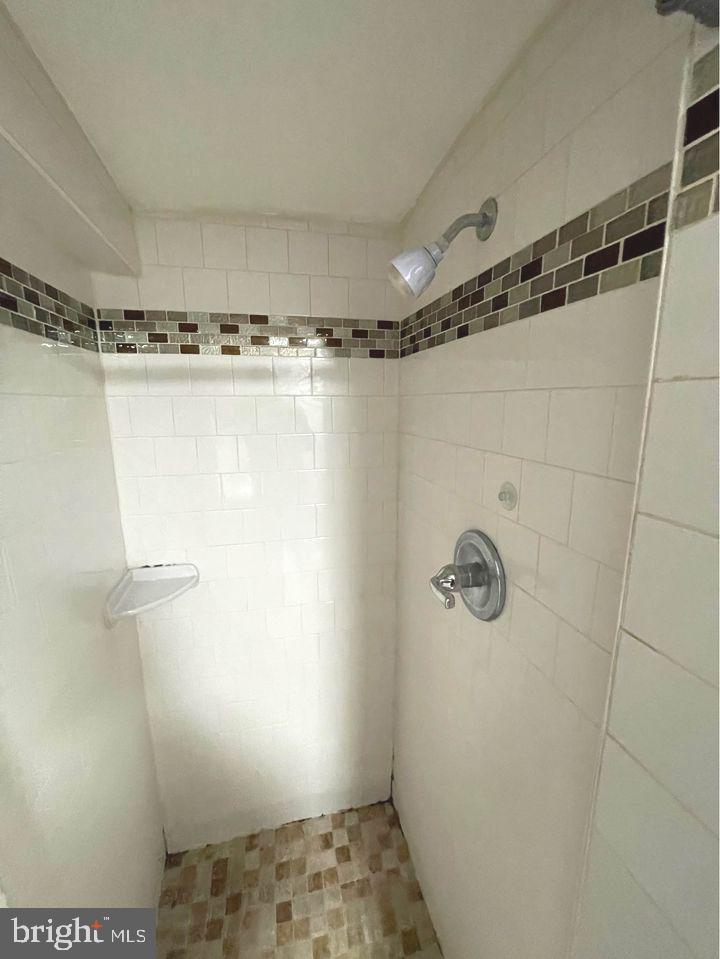 ROSEDALE - Residential Lease