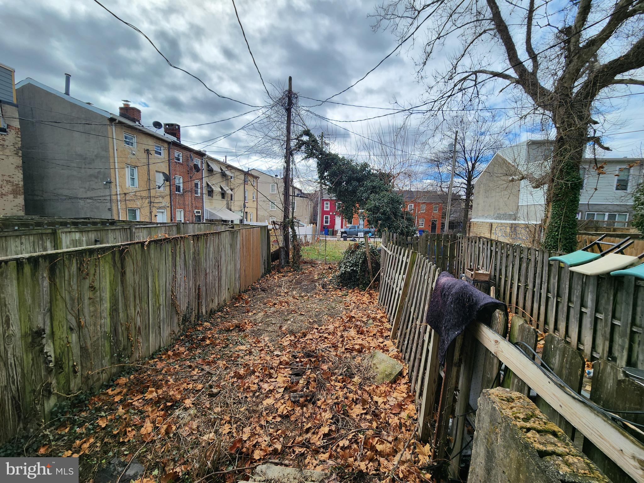 HOLLINS MARKET - Residential