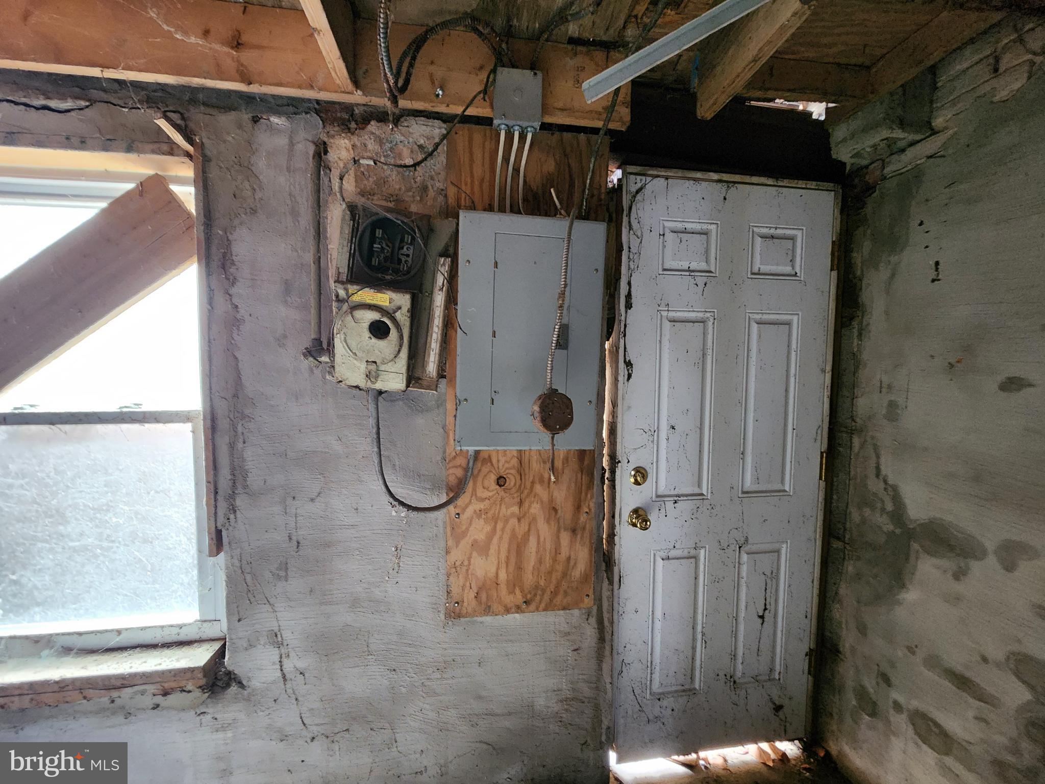 HOLLINS MARKET - Residential