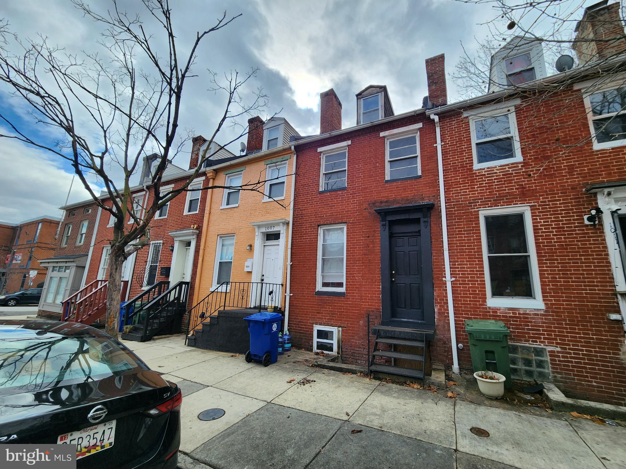 HOLLINS MARKET - Residential