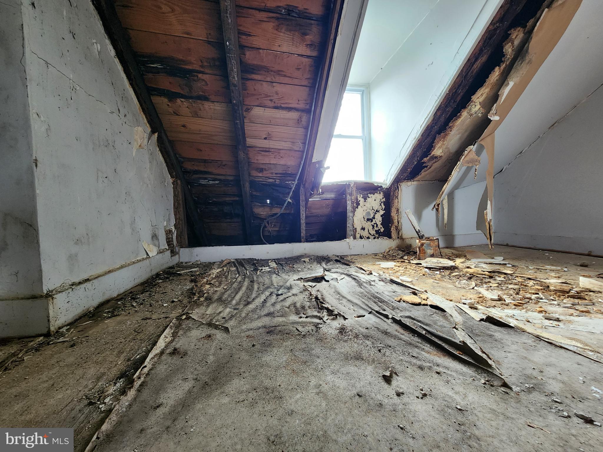 HOLLINS MARKET - Residential