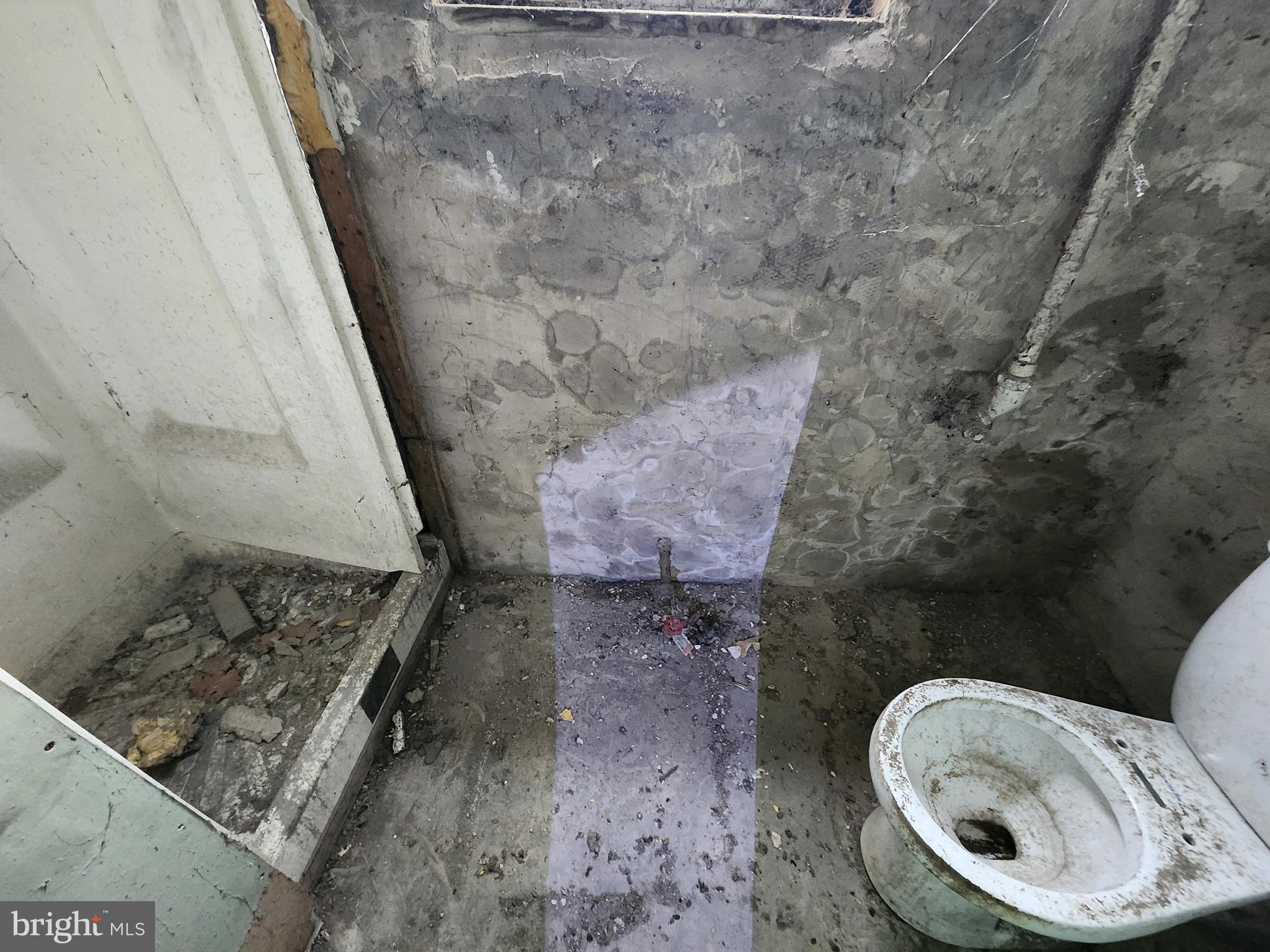 HOLLINS MARKET - Residential