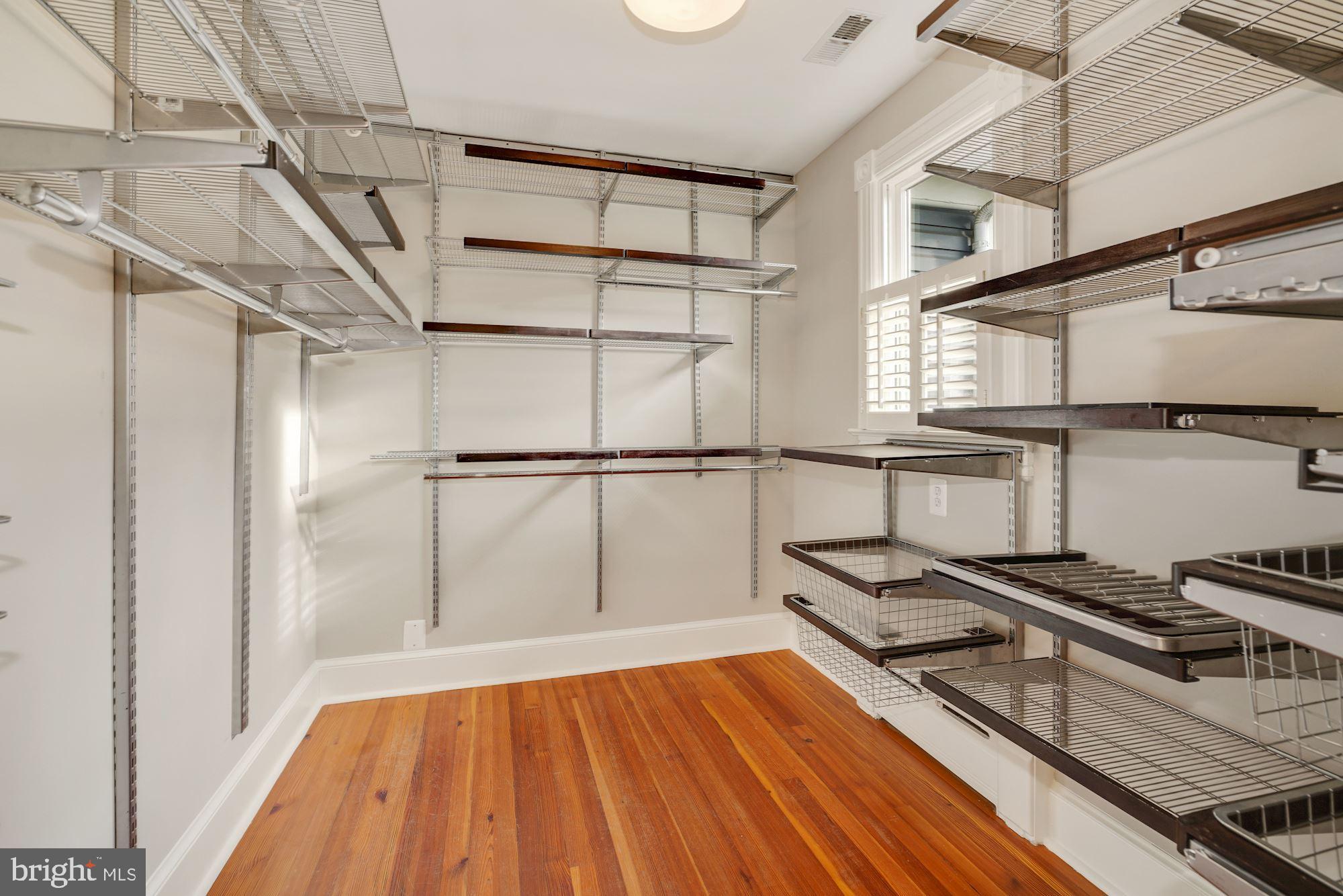 MAYWOOD - Residential