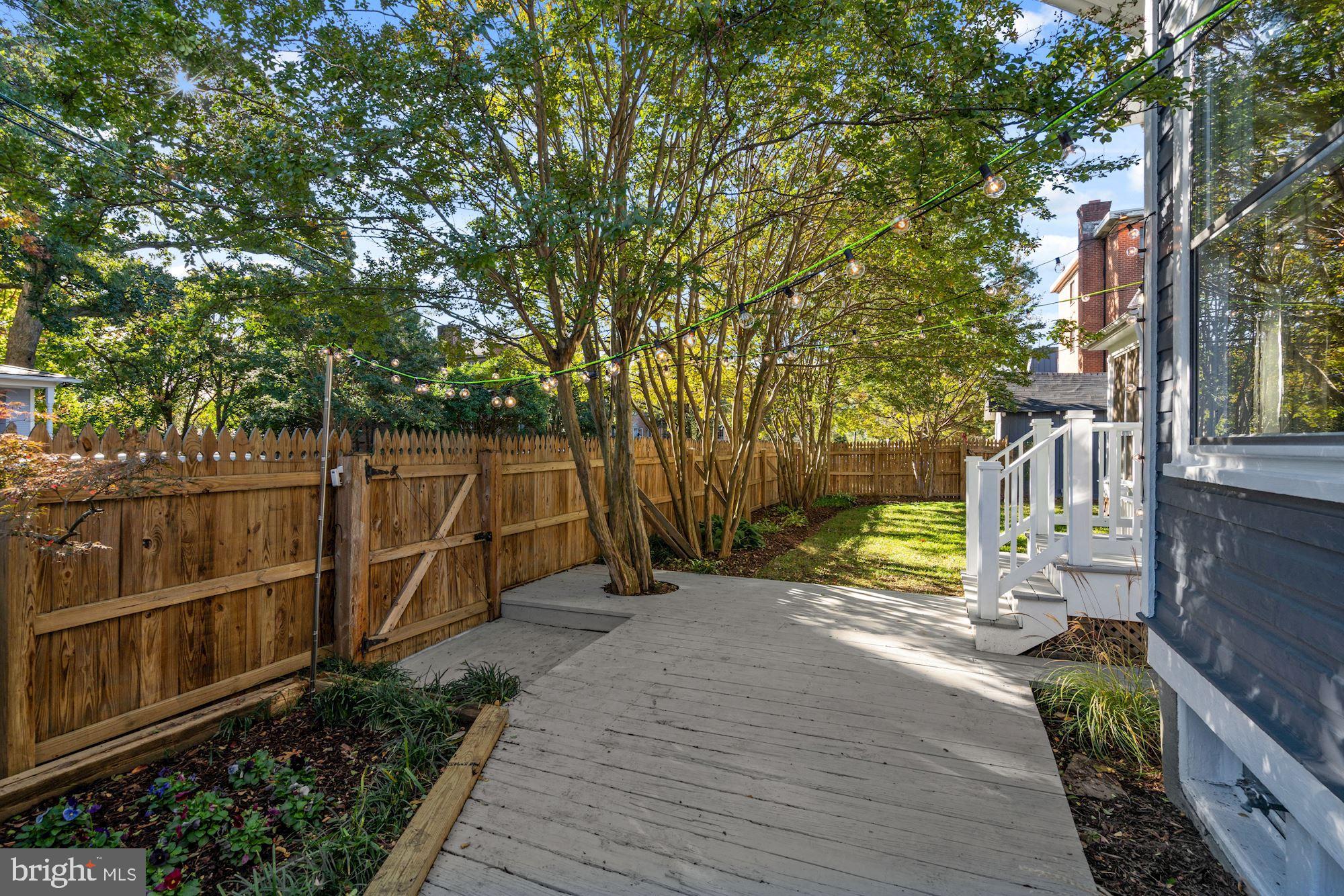 MAYWOOD - Residential