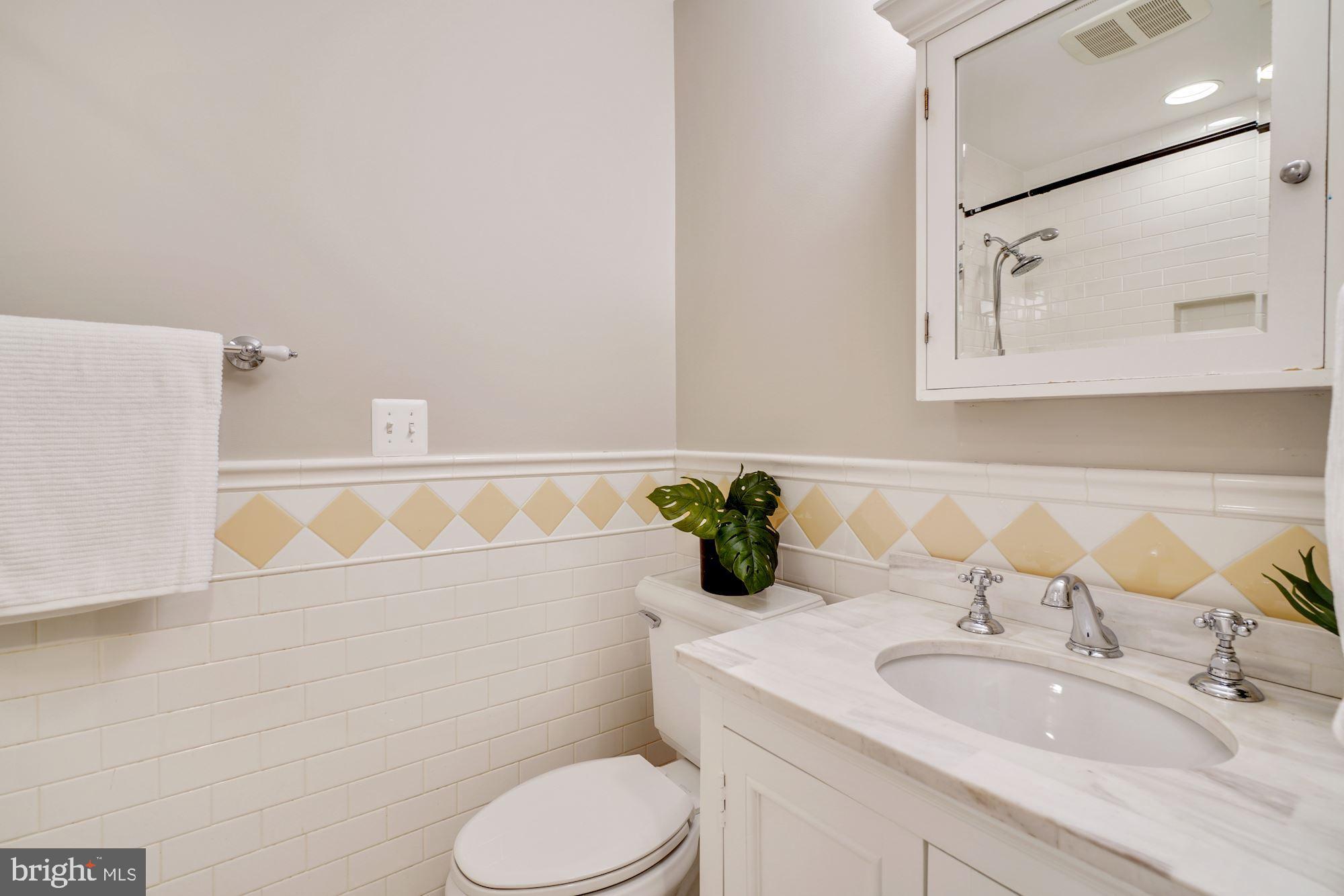 MAYWOOD - Residential