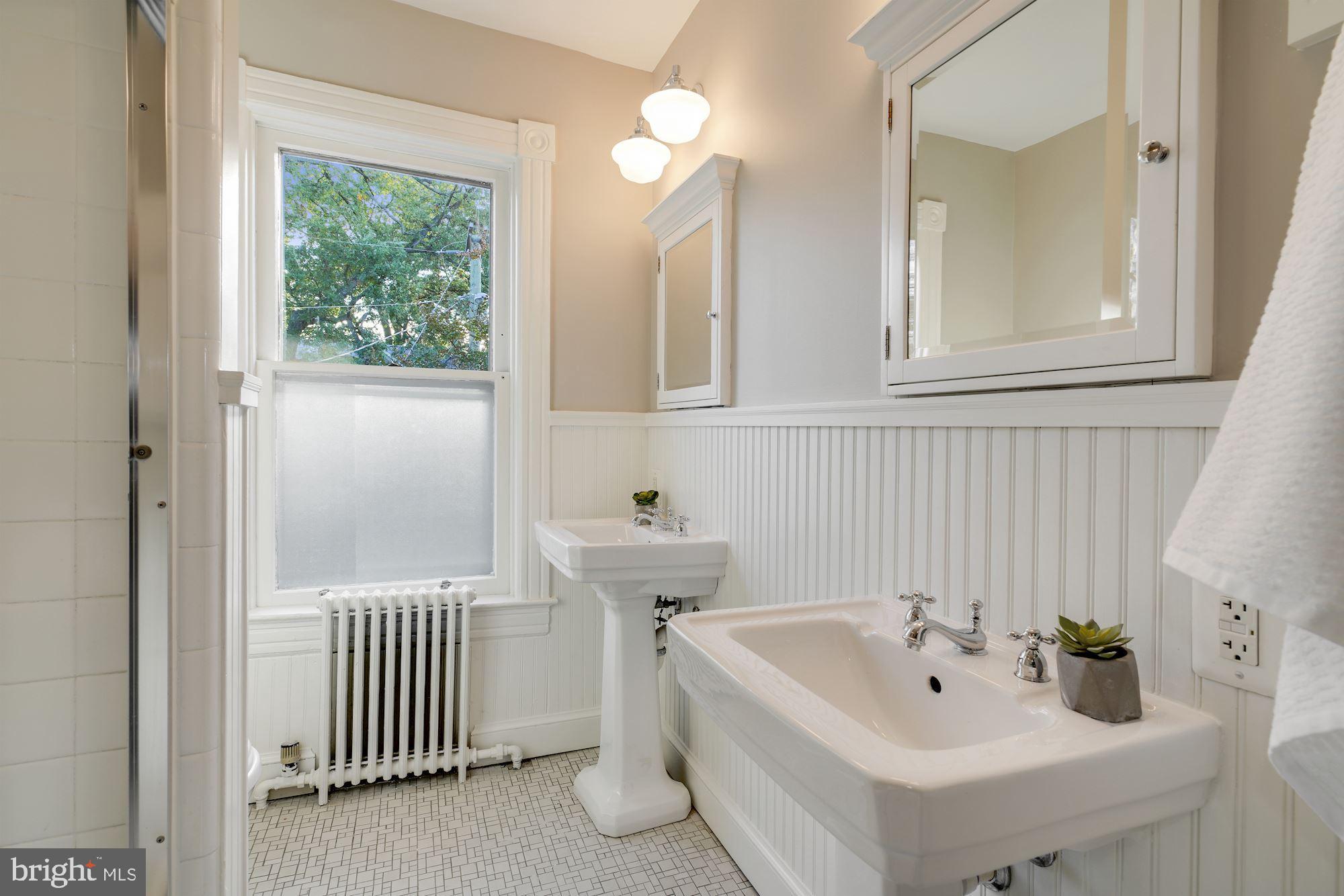 MAYWOOD - Residential