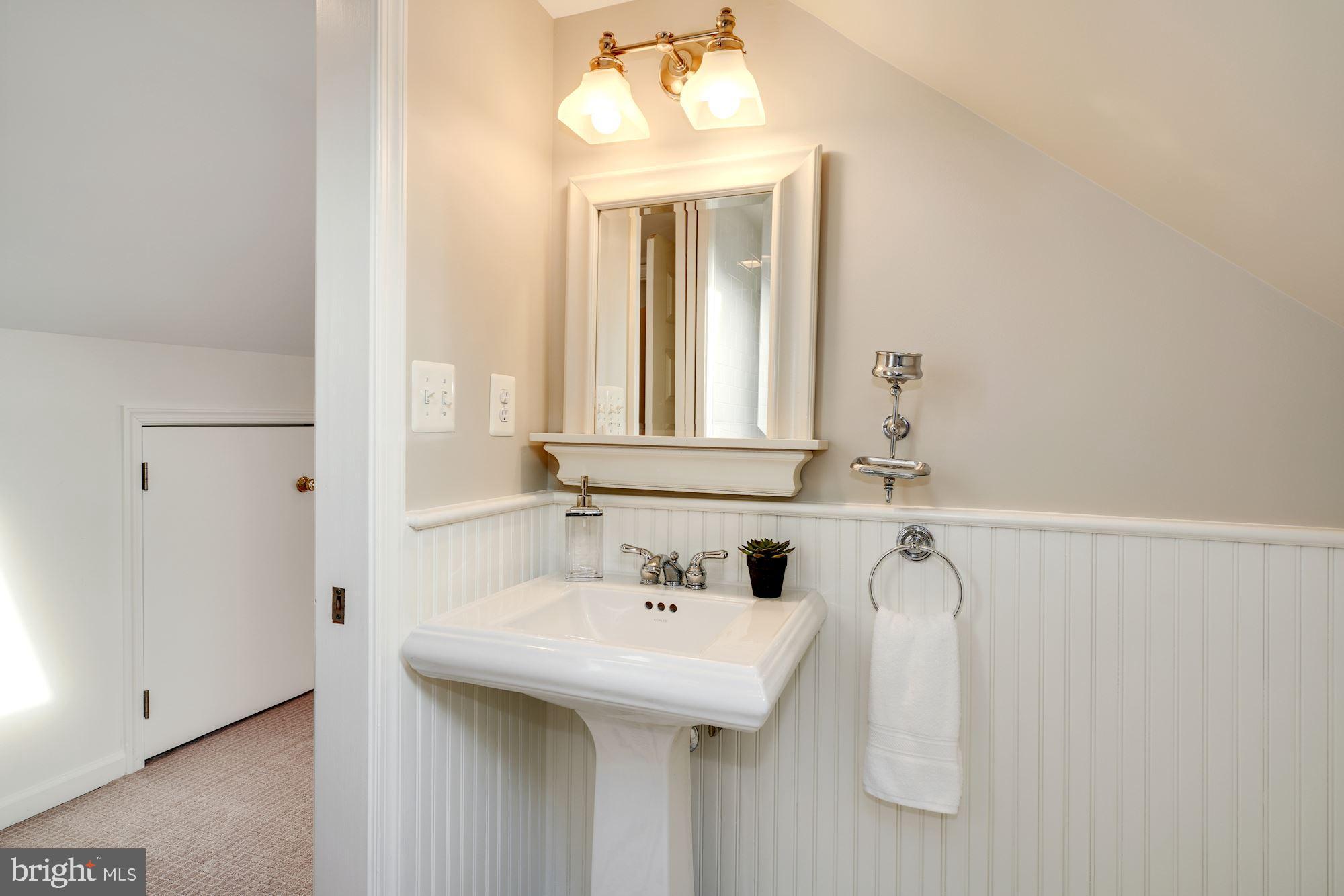 MAYWOOD - Residential