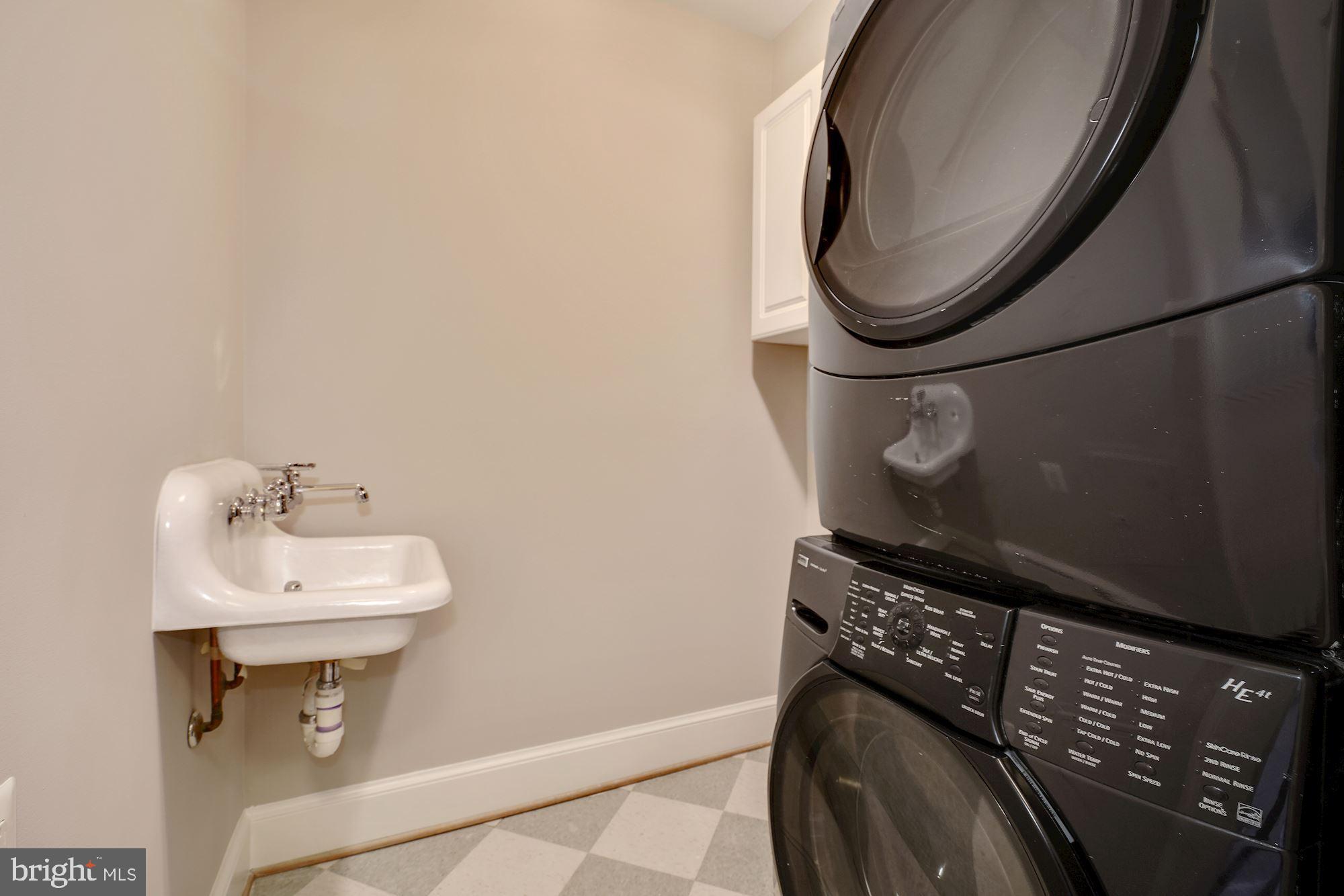 MAYWOOD - Residential