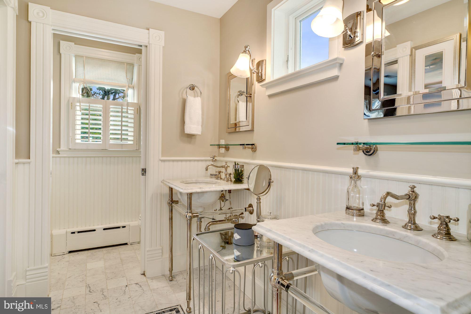 MAYWOOD - Residential