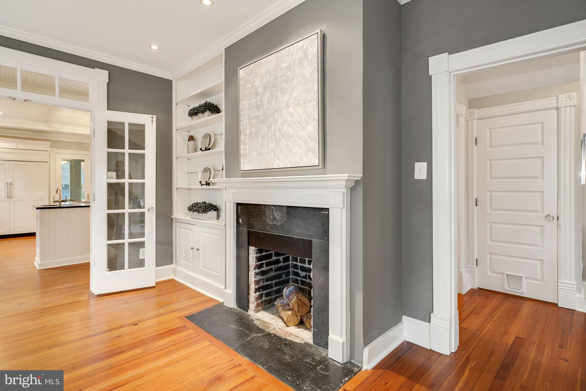 MAYWOOD - Residential