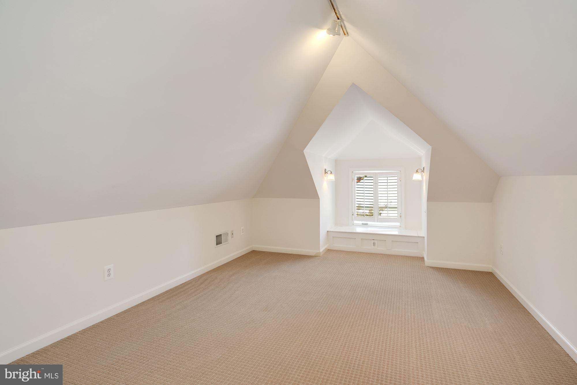 MAYWOOD - Residential