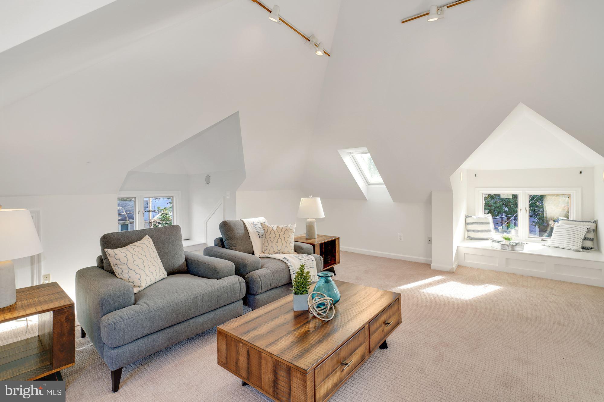 MAYWOOD - Residential