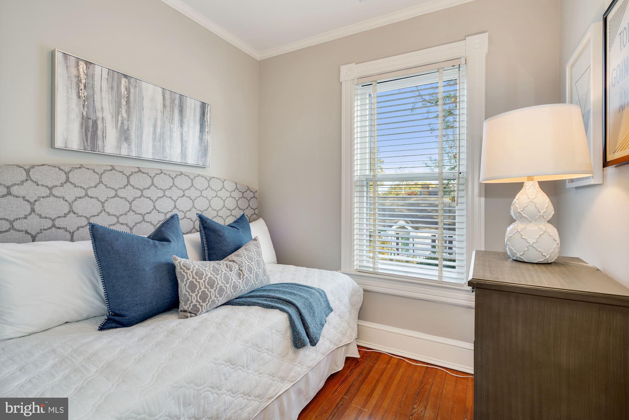 MAYWOOD - Residential