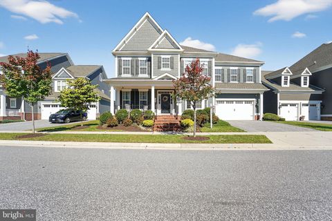 Homes For Sale - 6408 Paddington Street<br/> MIDDLE RIVER, MD 21220